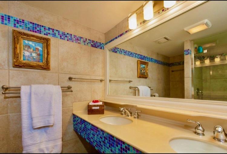 Sapphire Beachfront Renovated 1200 Sf! - Free Wi-fi *