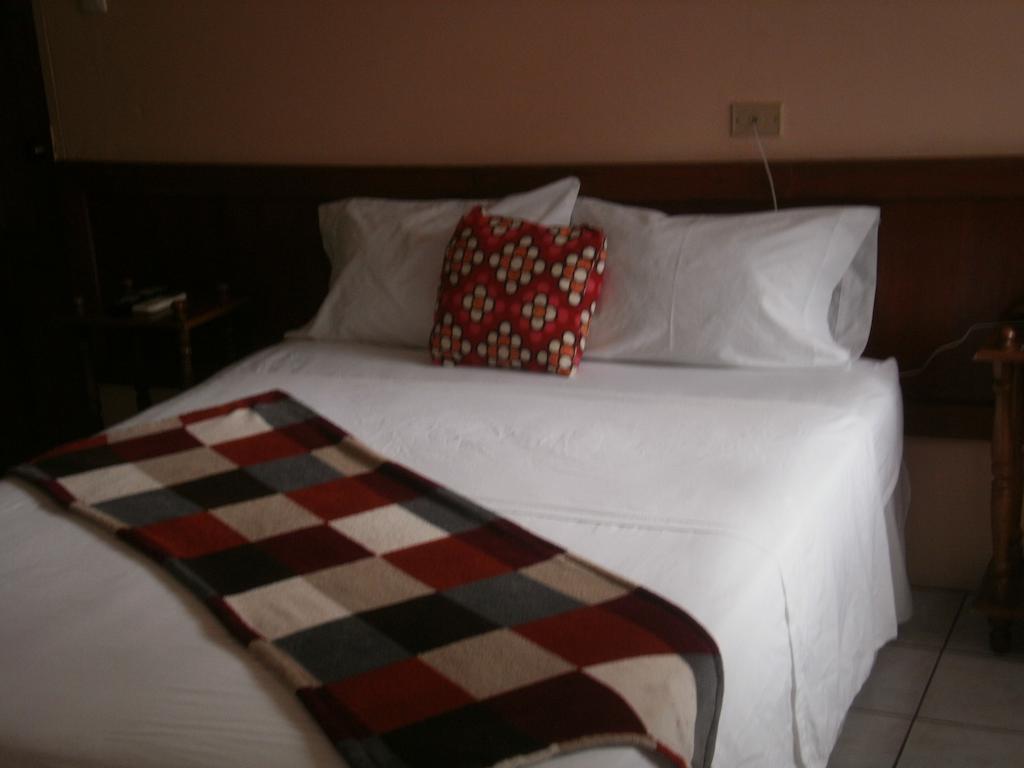 Guest house Monique's 3*