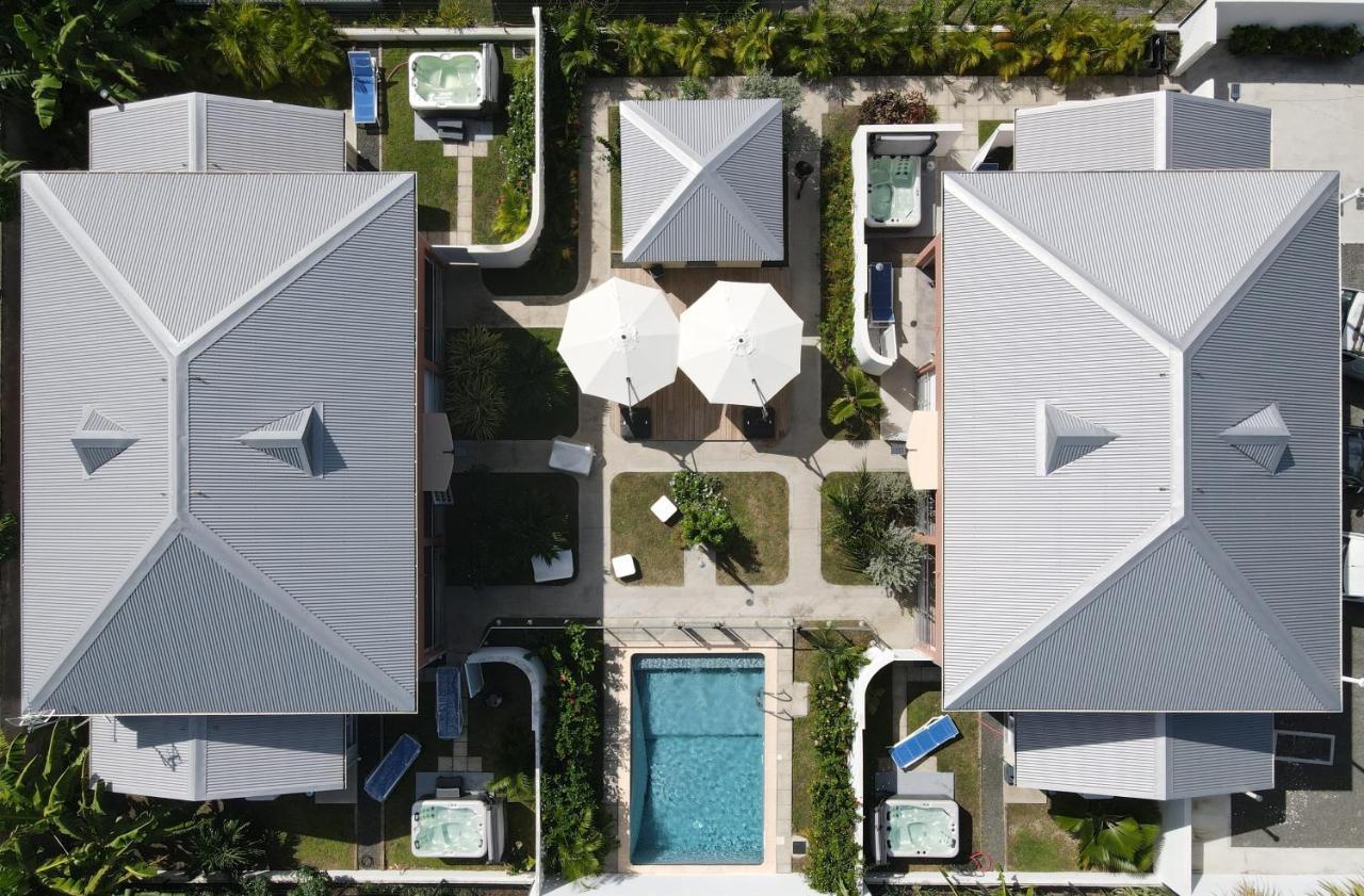 Guadeloupe Palm Hotel