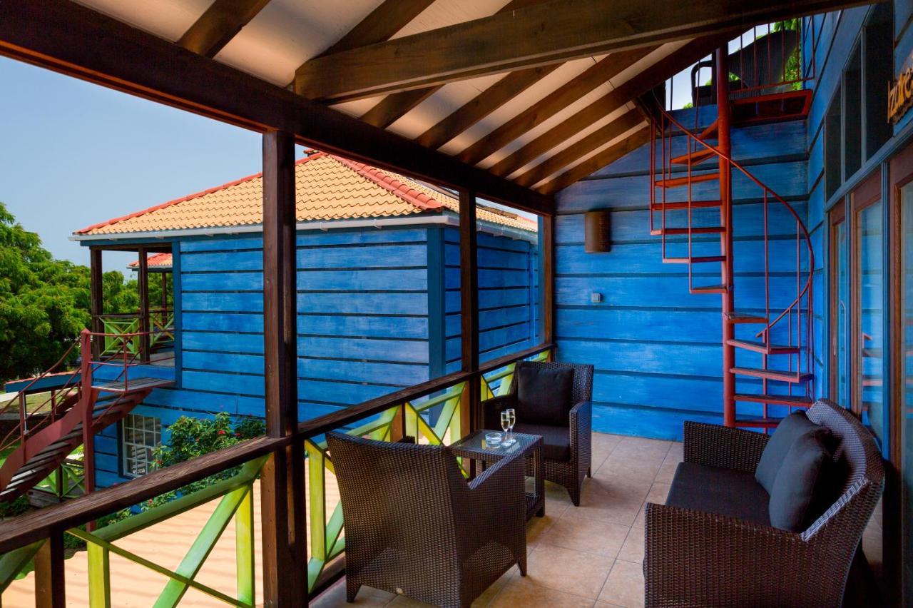 Resort True Blue Bay
