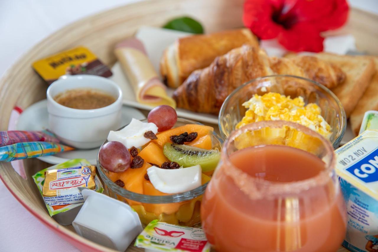 Guadeloupe Palm Hotel