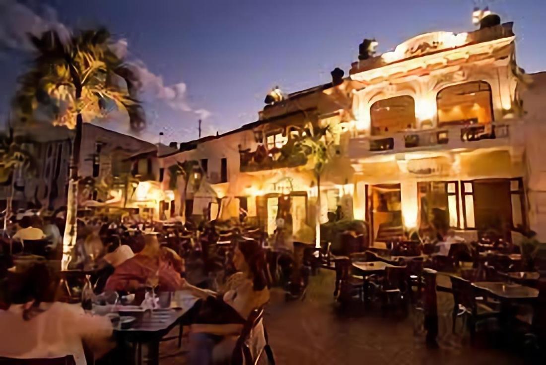 Colonial Blanco Albergue