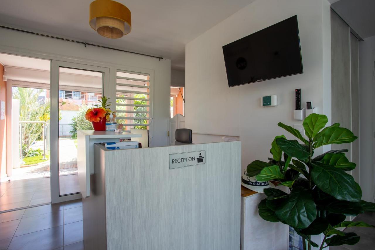 Guadeloupe Palm Hotel