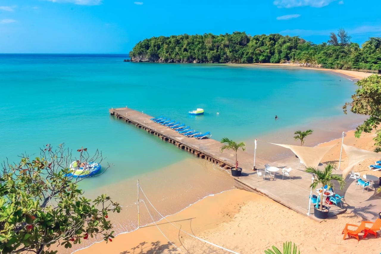 And Tan Ocho Rios