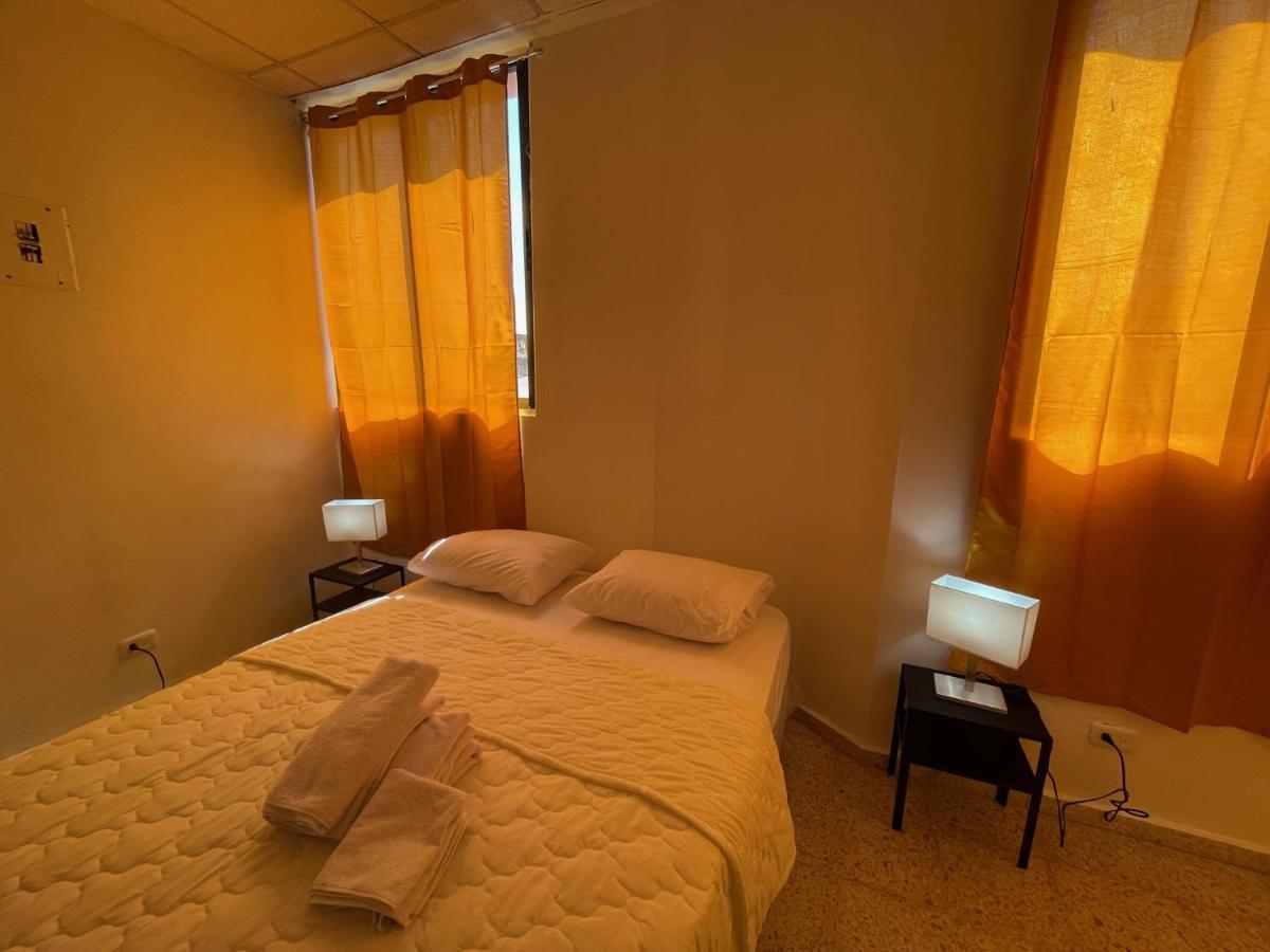 Colonial Blanco Albergue