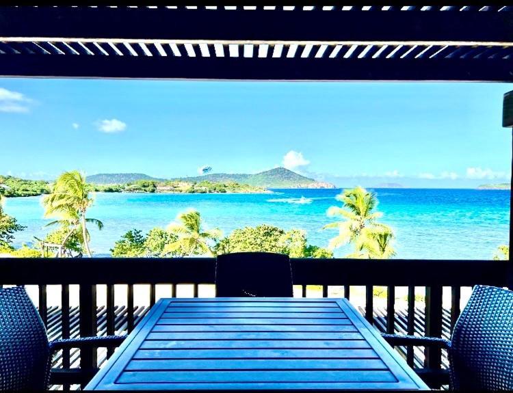 Sapphire Beachfront Renovated 1200 Sf! - Free Wi-fi *