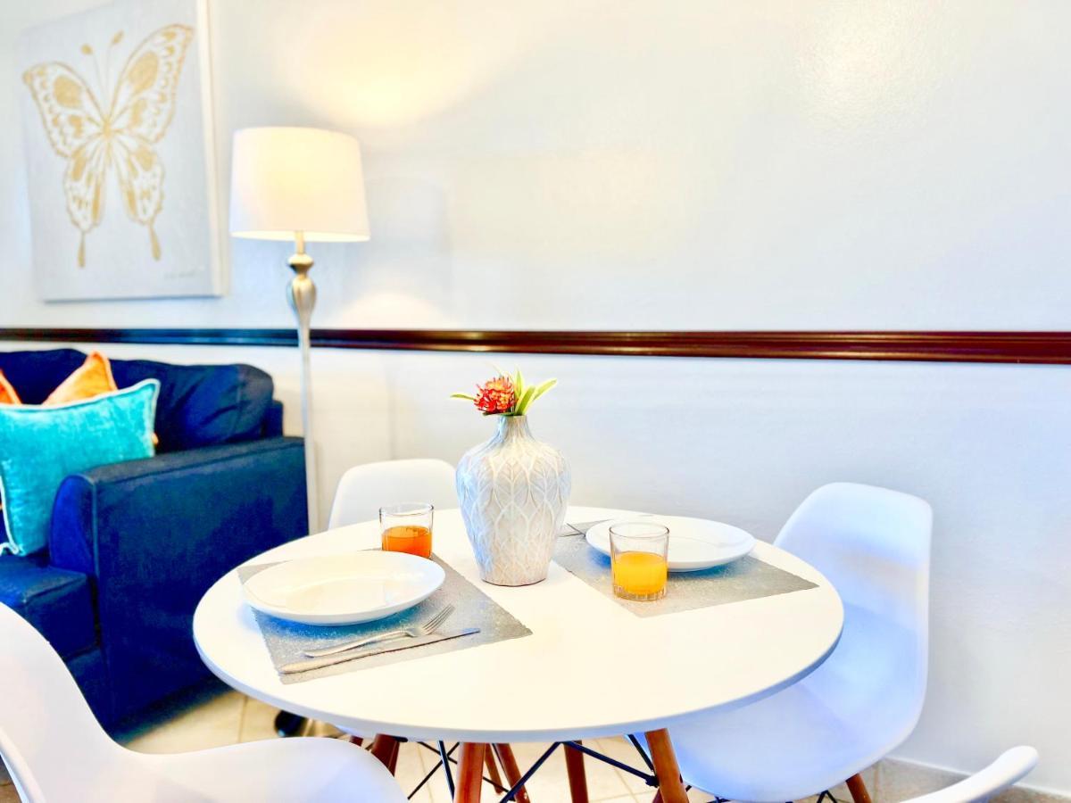 Sapphire Beachfront Renovated 1200 Sf! - Free Wi-fi Apartamento