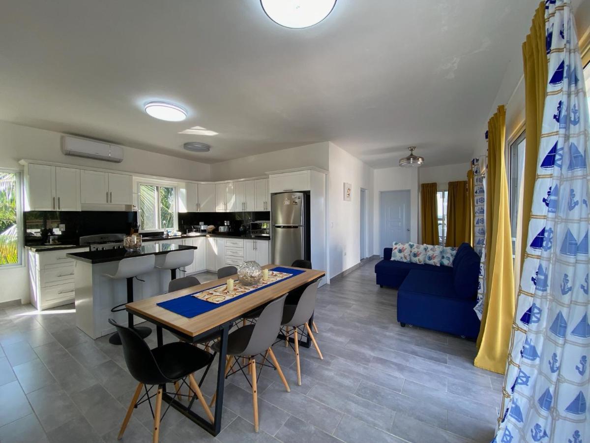 Carey Apartment *