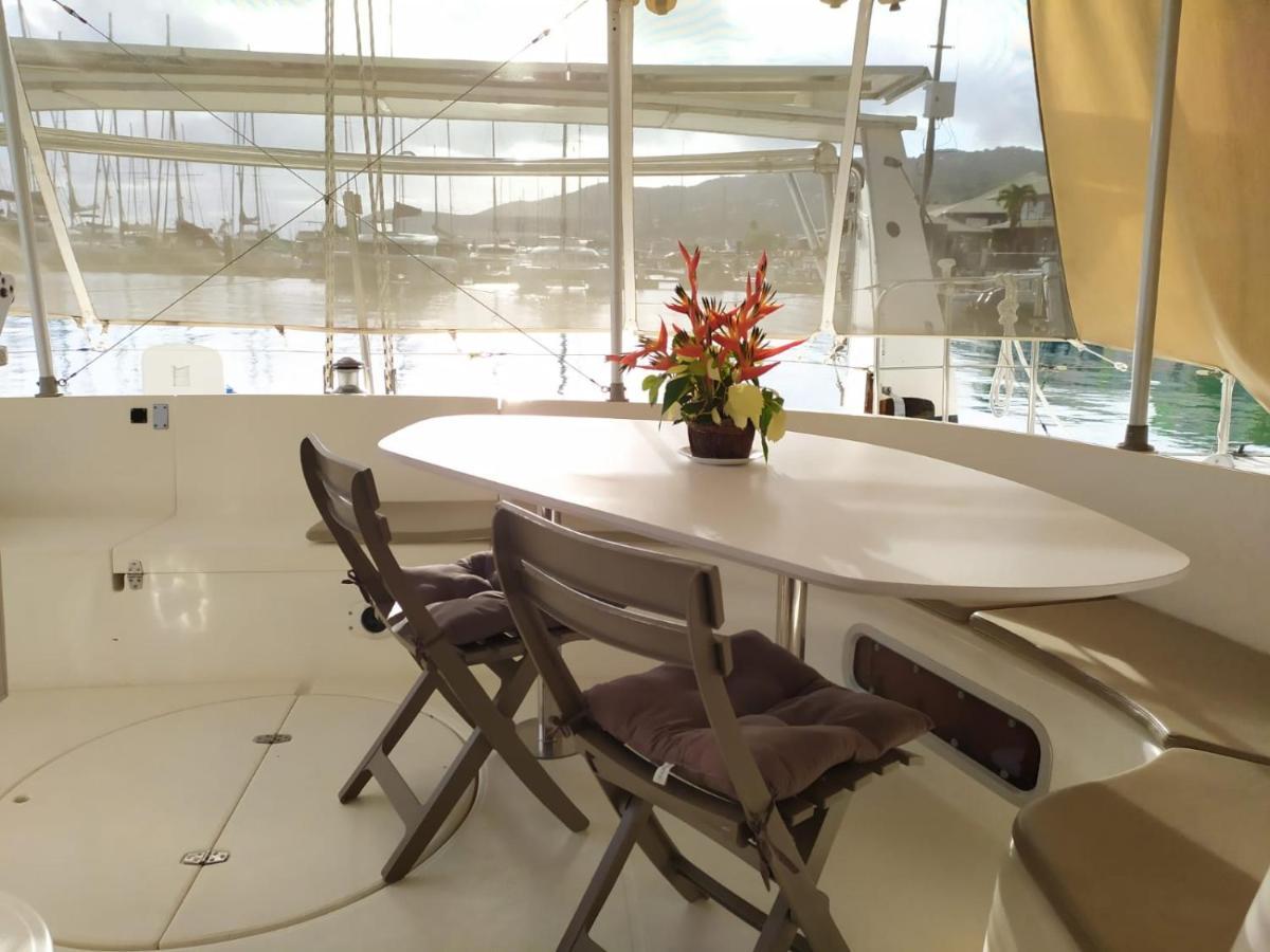 Imagine972 Martinique Bateau A Quai 3 3 Salles De Bains 6 Pers Maxi Botel *