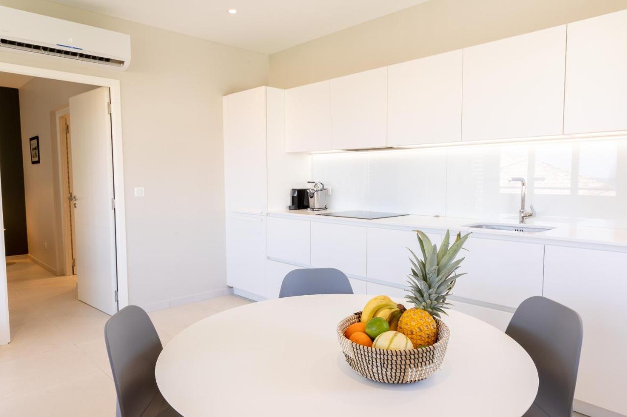 Eden Roc Apartment *