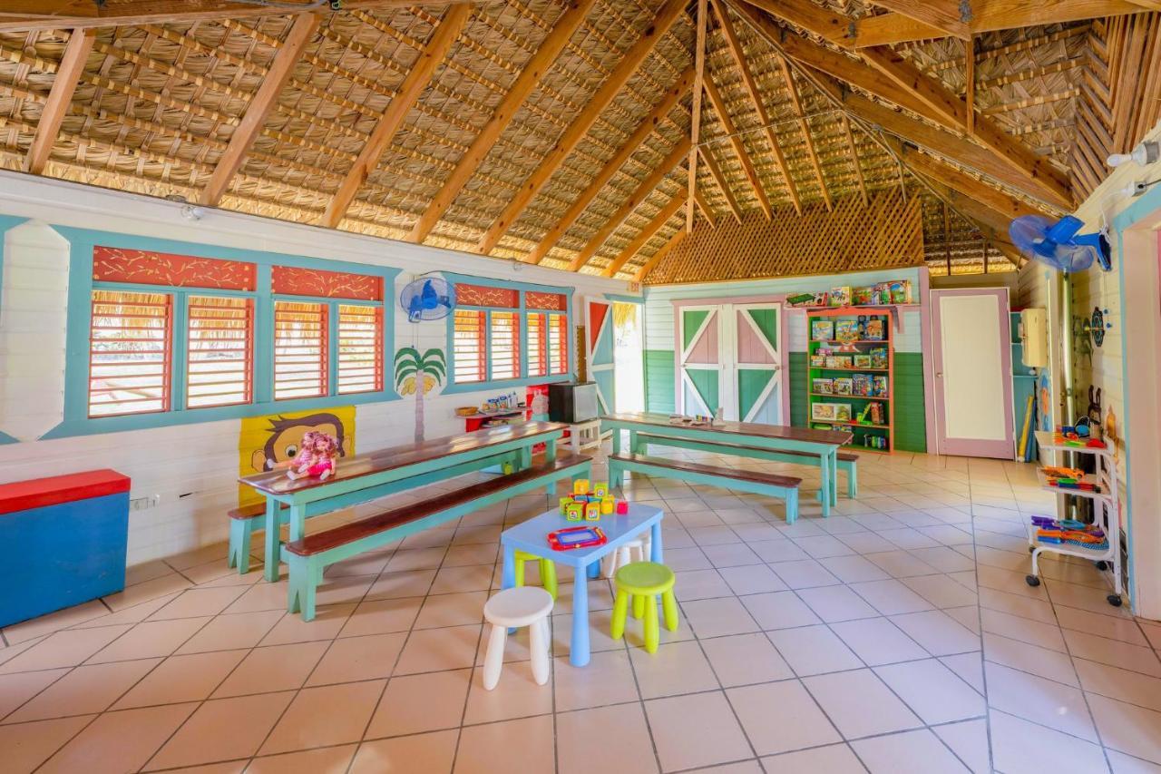 Coral Costa Caribe Resort 4*