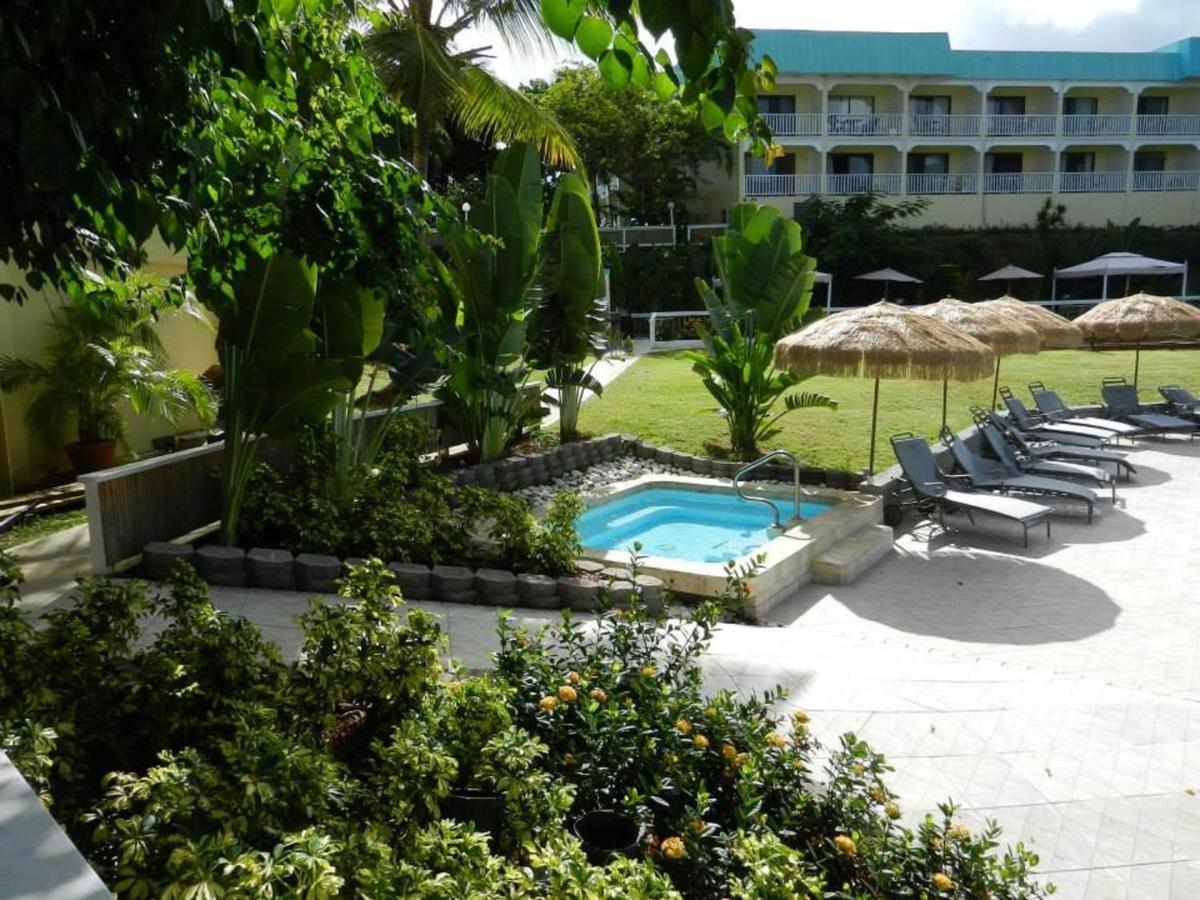 Flamboyan On The Bay &