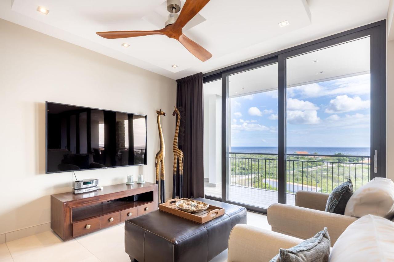 Coral Estate Ocean View Apartment *