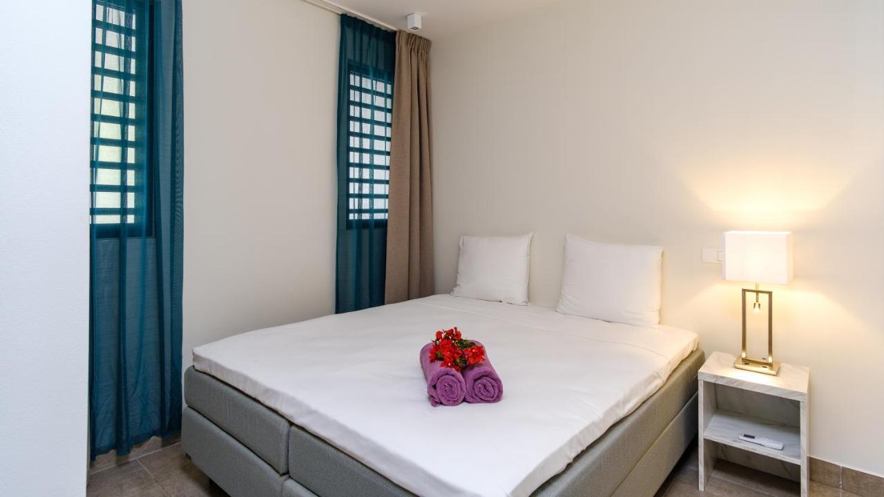 Coral Estate Ocean View Apartment *