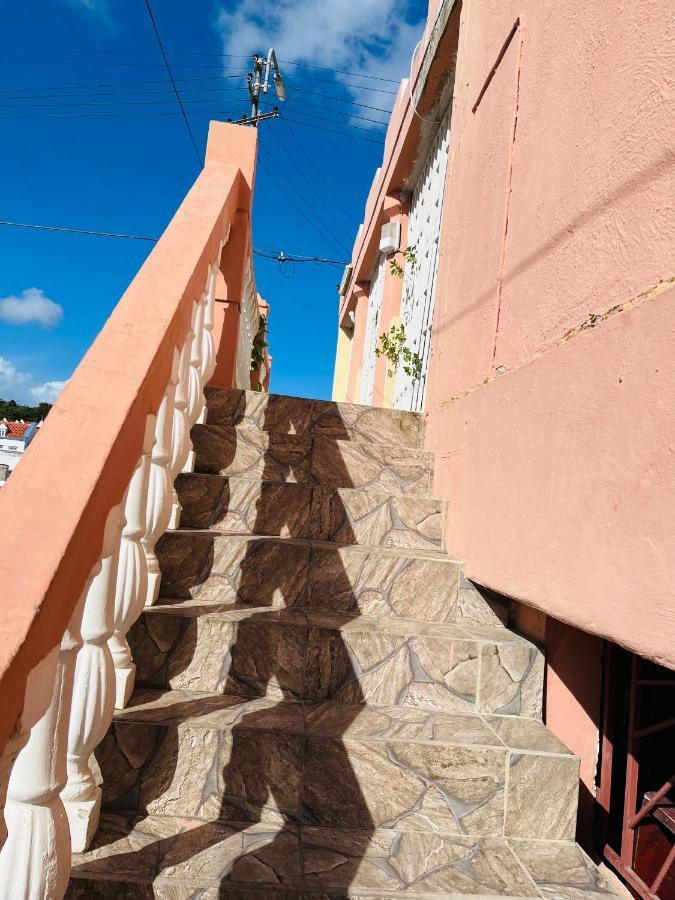 Nouvelle Orange Bed & Breakfast Willemstad