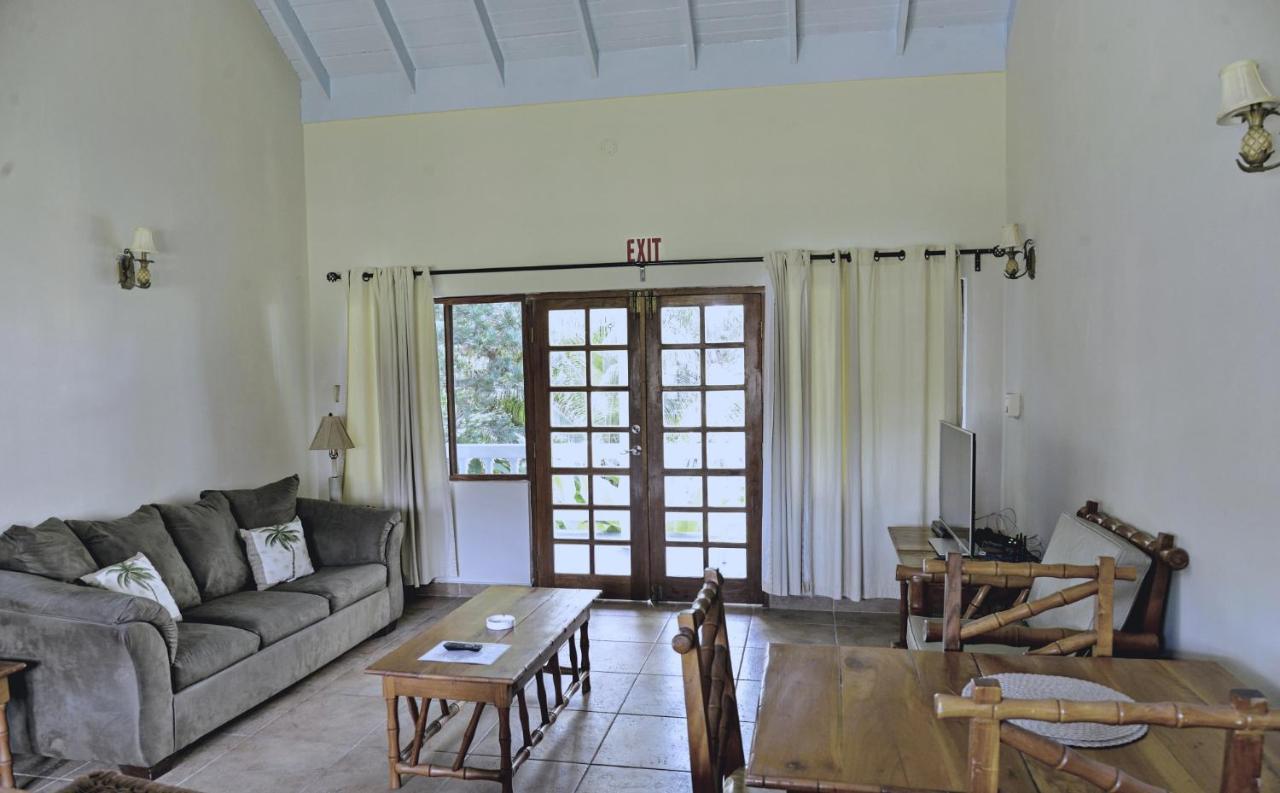 Hotel Beach House Condos, Negril