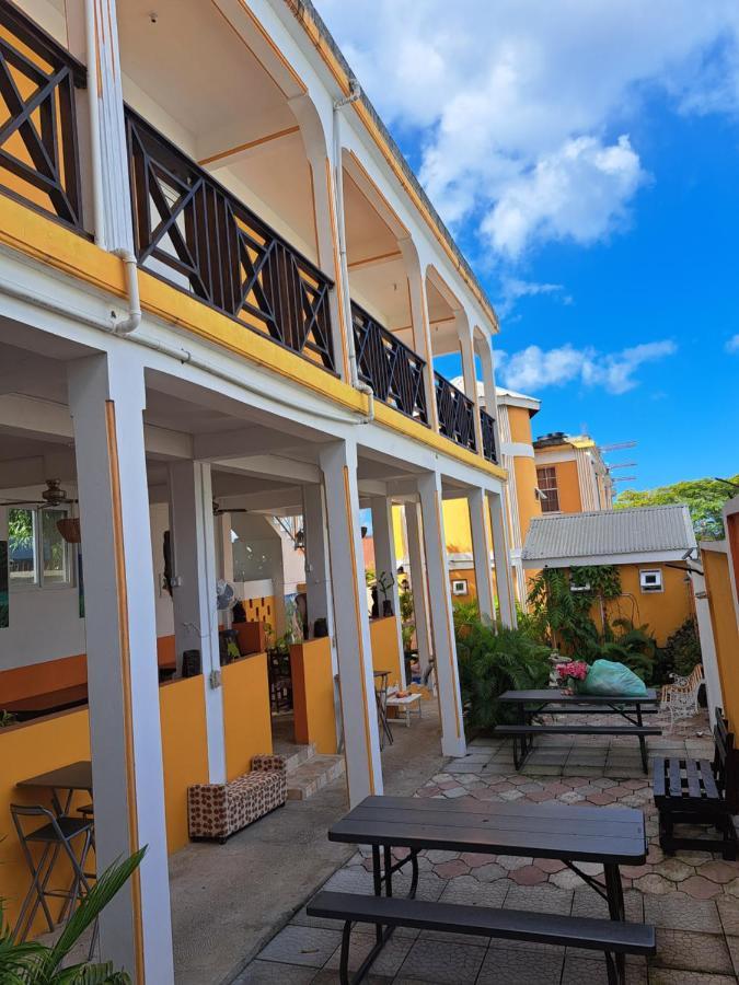 Bed & Breakfast St. Roseau