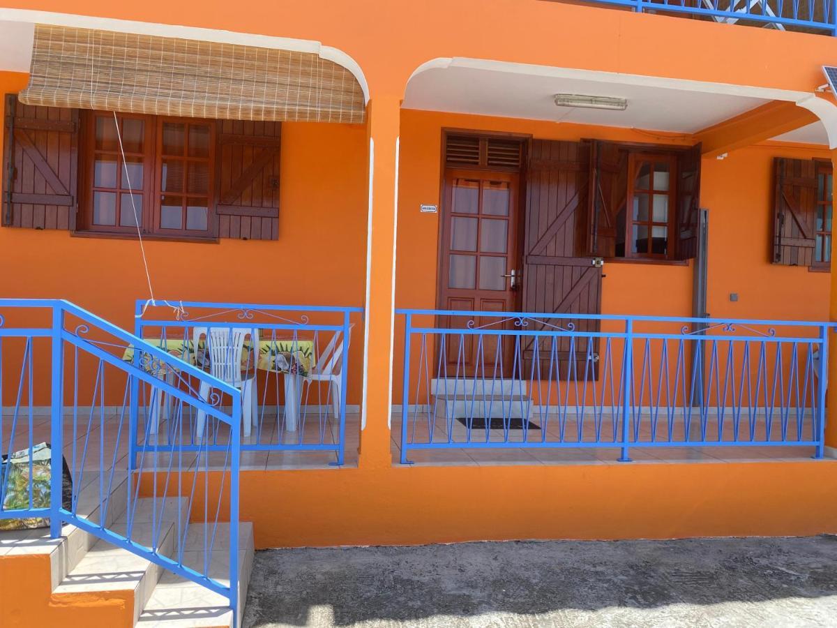 Le Papillon Bleu Apartment Bouillante