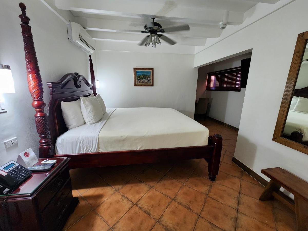 Altamont West Hotel 3*
