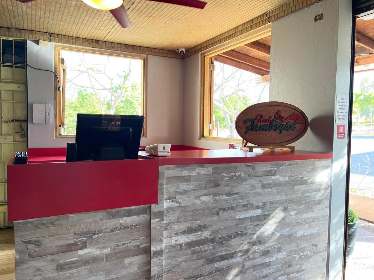 Guest house Red Flamboyan And Restaurant *
