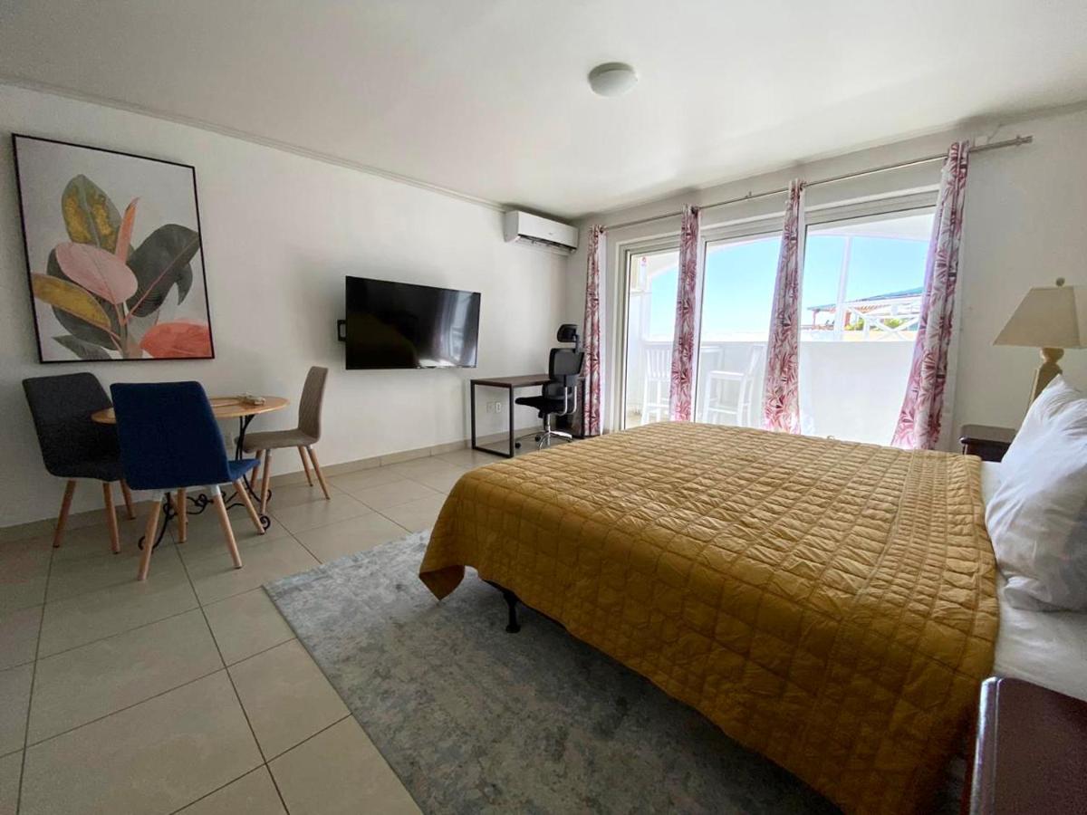 House - - Access Apartment Maho