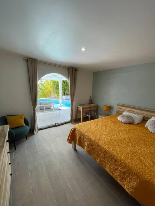 Dezil - De Standing 6/8 Pers - Piscine