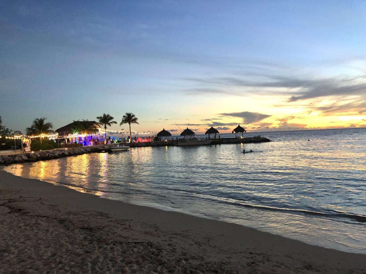 Blue Bay Penthouse Reef 5, Golf Pool Dive With Ocean View Apartment *