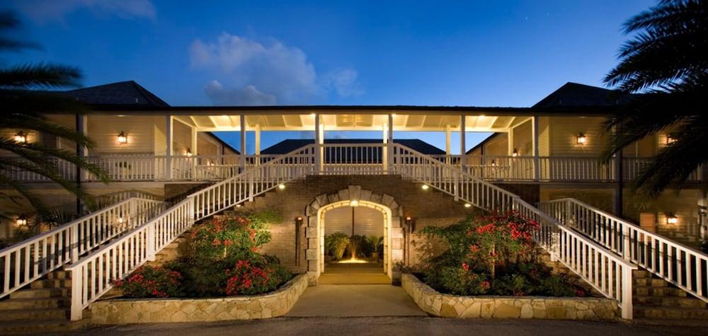 Hotel The At 5*