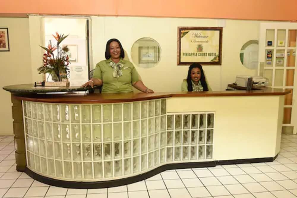 Pineapple Court Hotel Ocho Rios