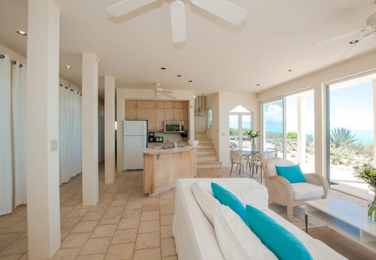 Aqua Del Rose 3 Bedroom Beachfront * Long Bay