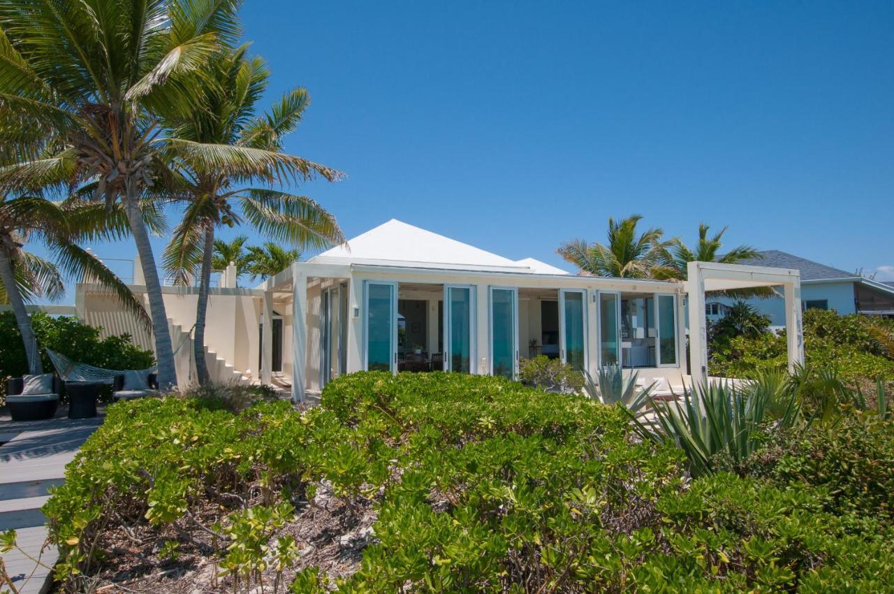 Aqua Del Rose 3 Bedroom Beachfront Holiday home