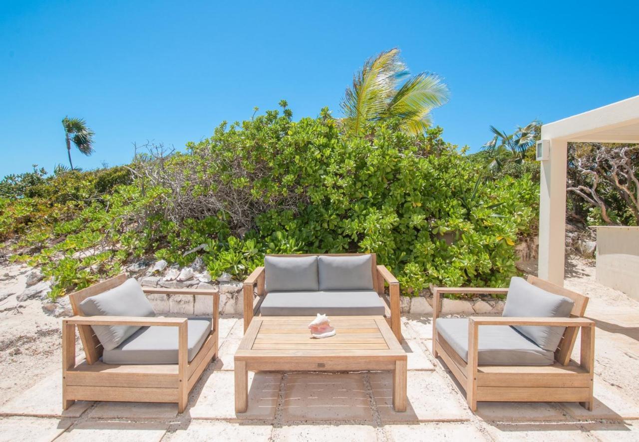 Aqua Del Rose 3 Bedroom Beachfront