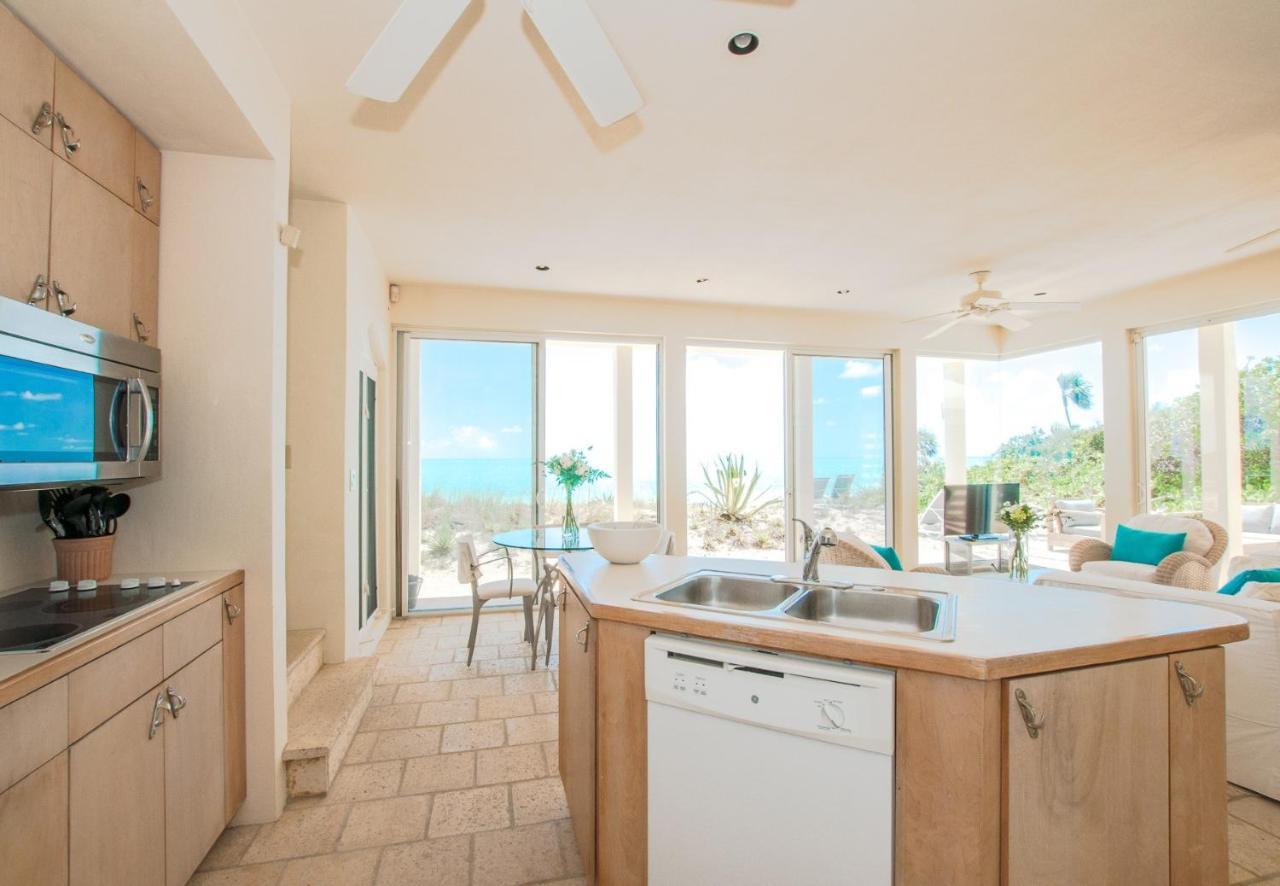 Aqua Del Rose 3 Bedroom Beachfront *