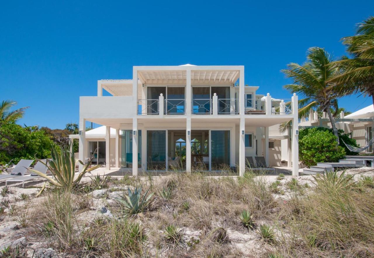 Aqua Del Rose 3 Bedroom Beachfront *