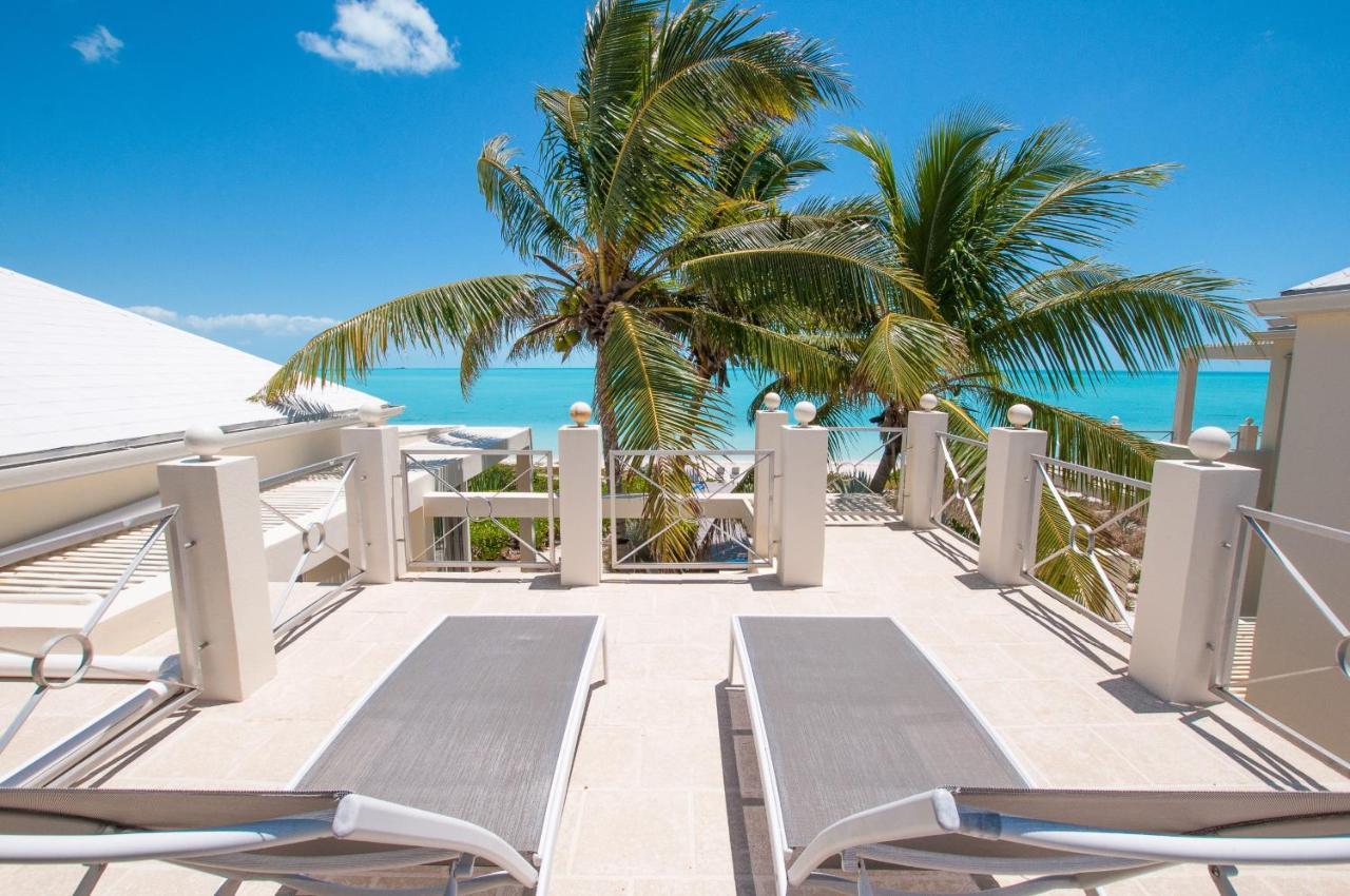Aqua Del Rose 3 Bedroom Beachfront Long Bay