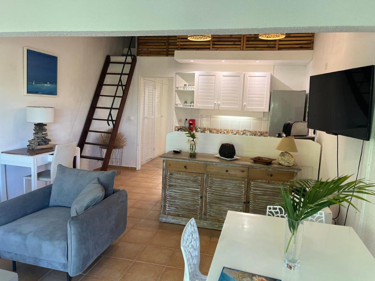 Kouliwou Apartment