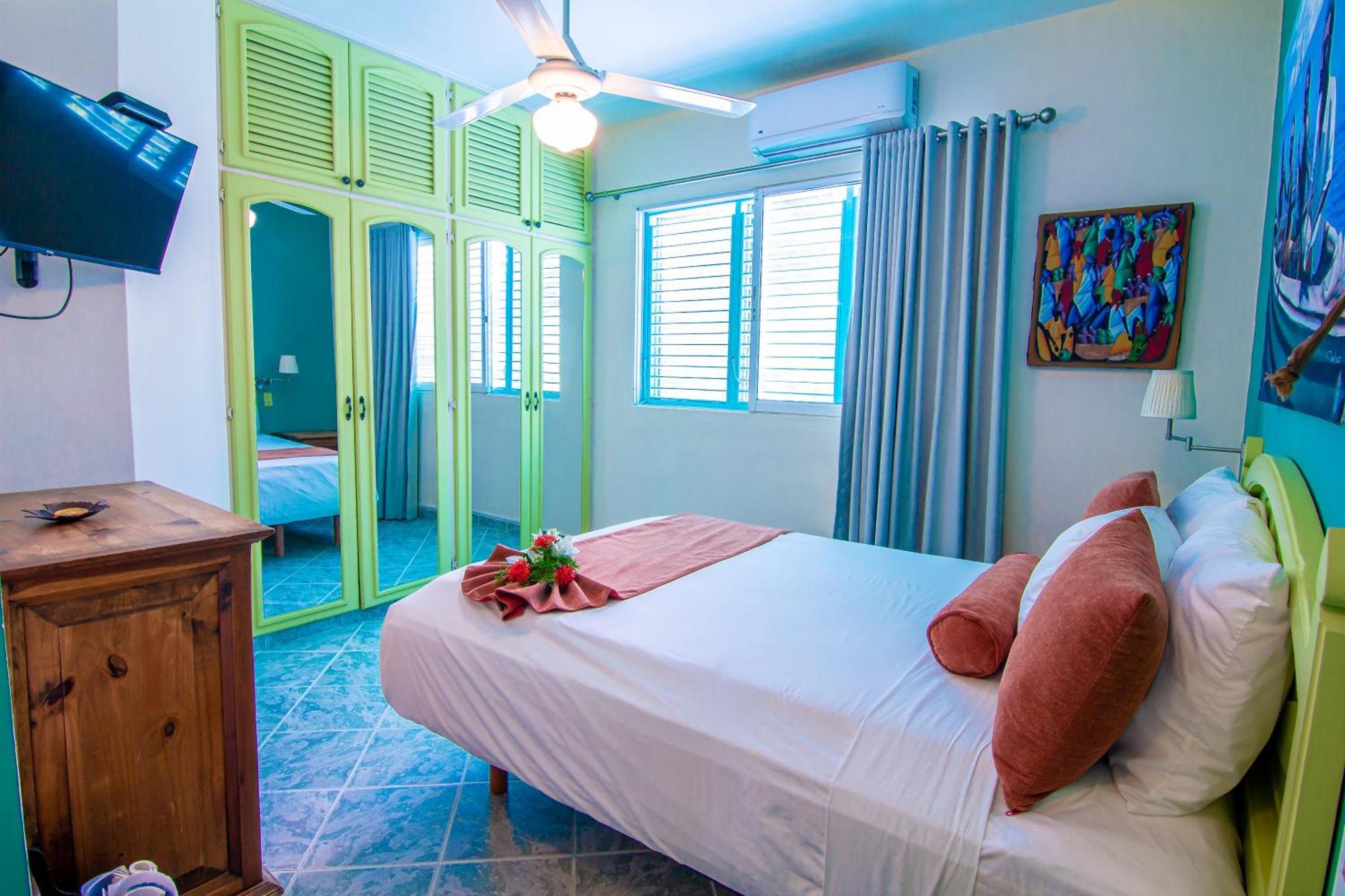 Hotel Playa Colibri