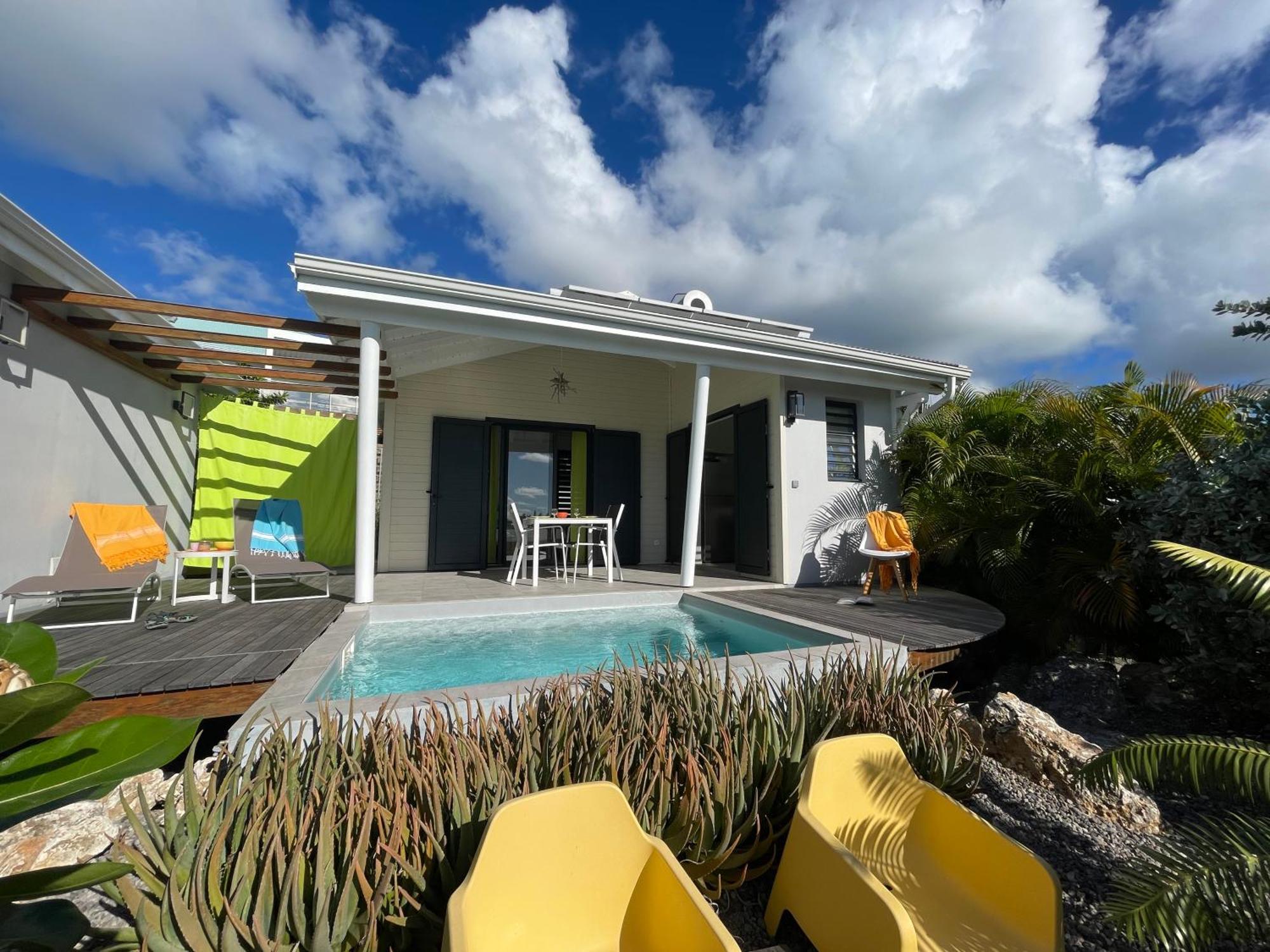 Iguane House & Micro Sainte-Anne (Grande-Terre)