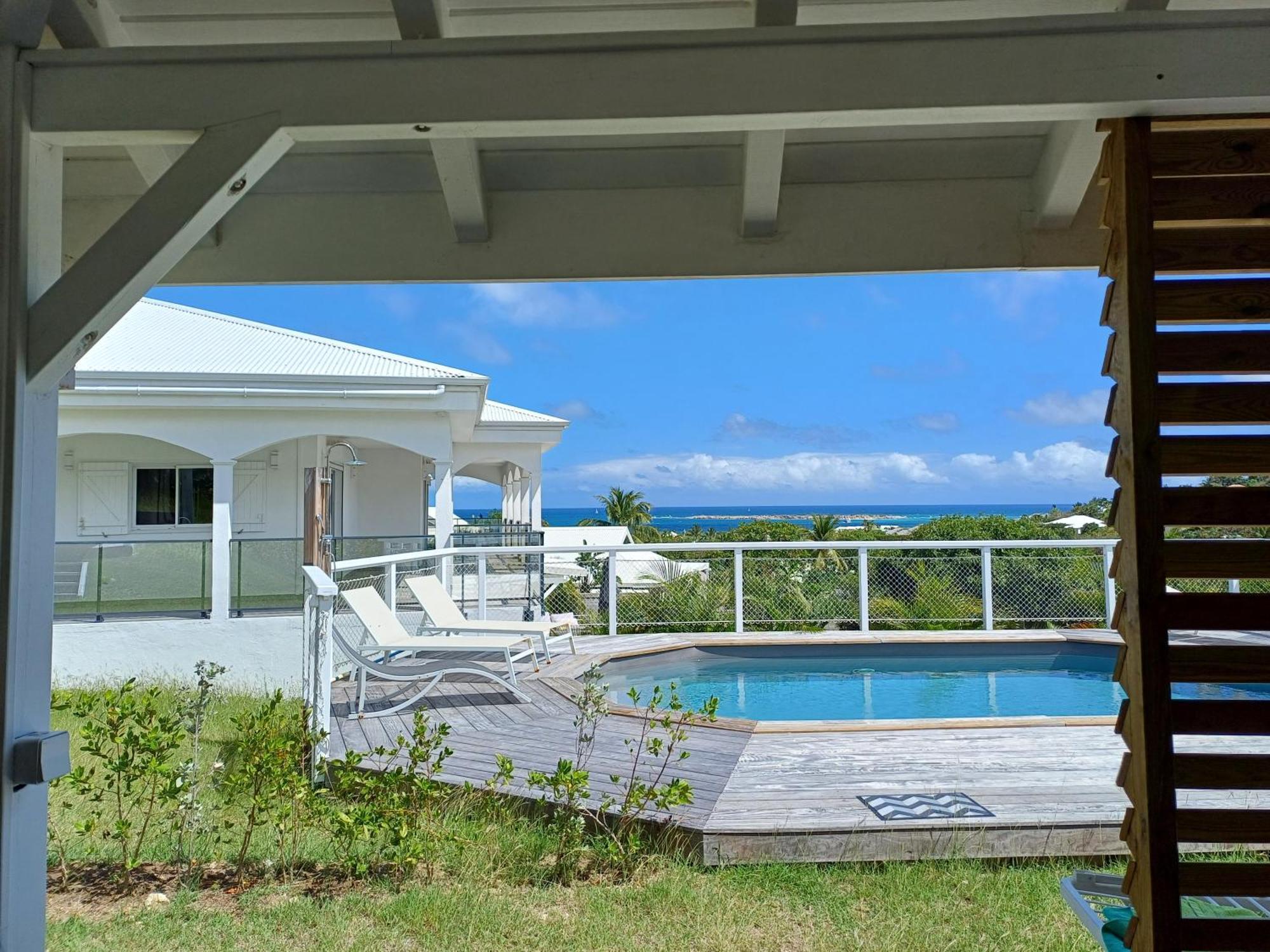 B. O. Paradis Sxm