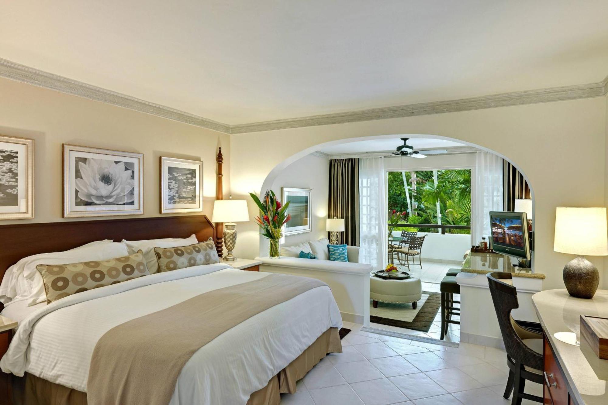 Colony Club By Elegant Saint James