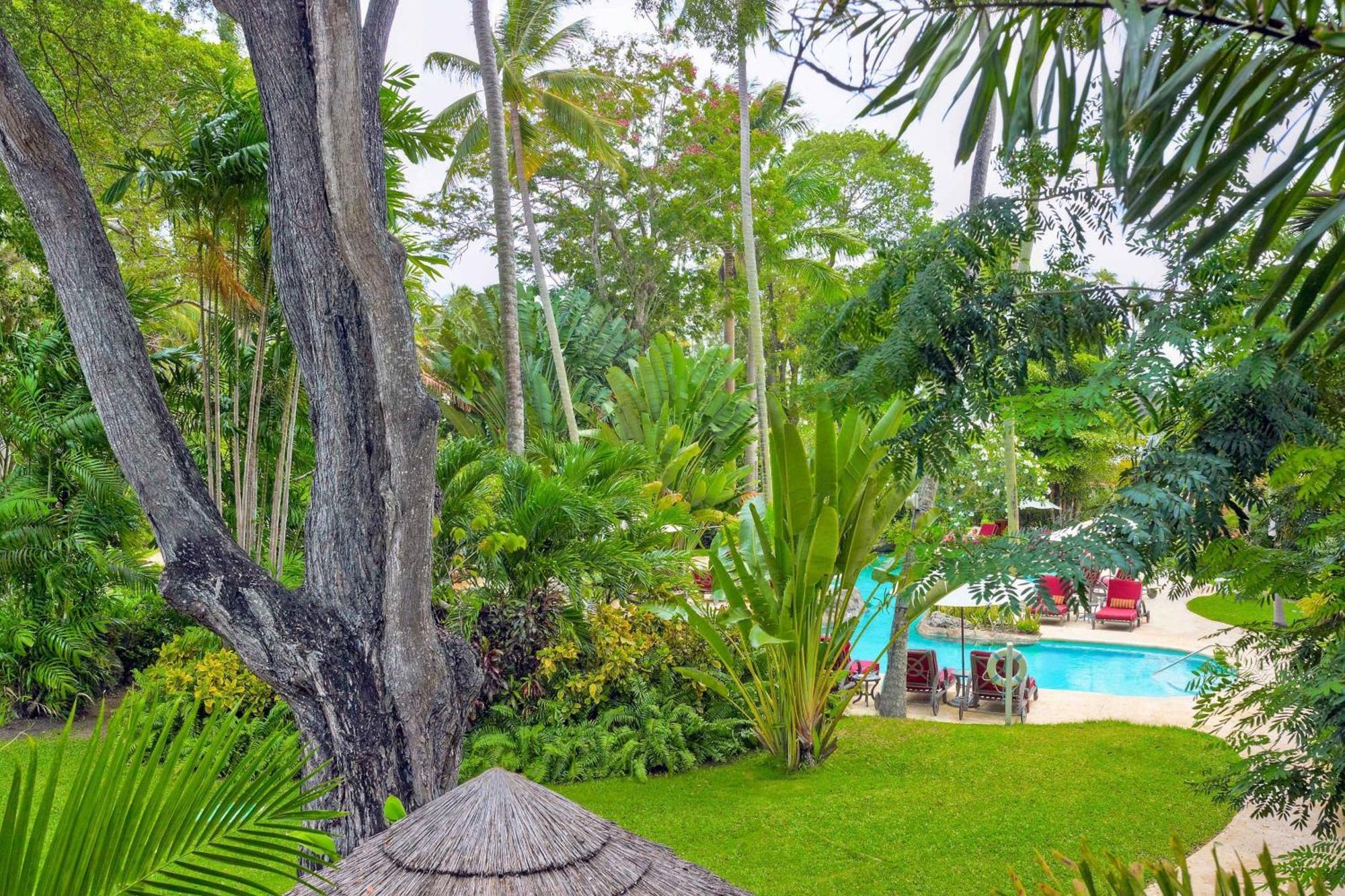 Colony Club By Elegant Hotel Saint James