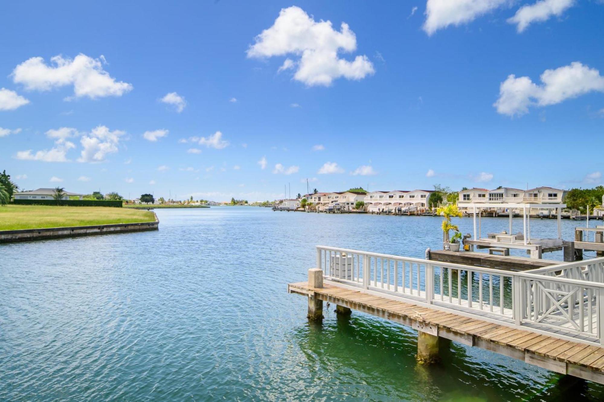 True North - Waterfront On Jolly Harbour Bolands