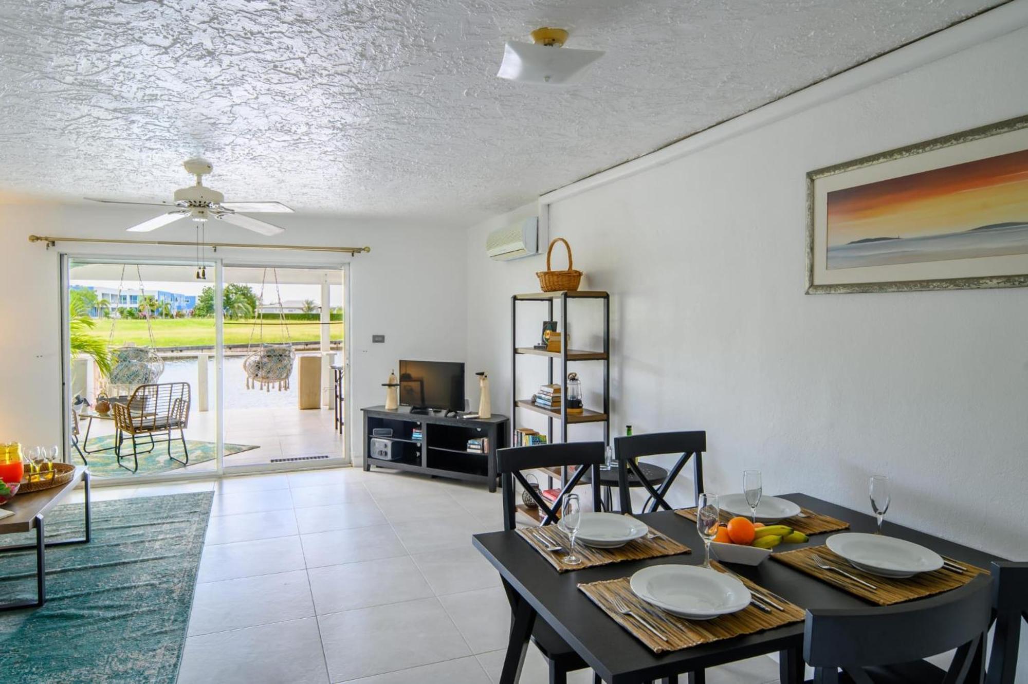 True North - Waterfront On Jolly Harbour Villa
