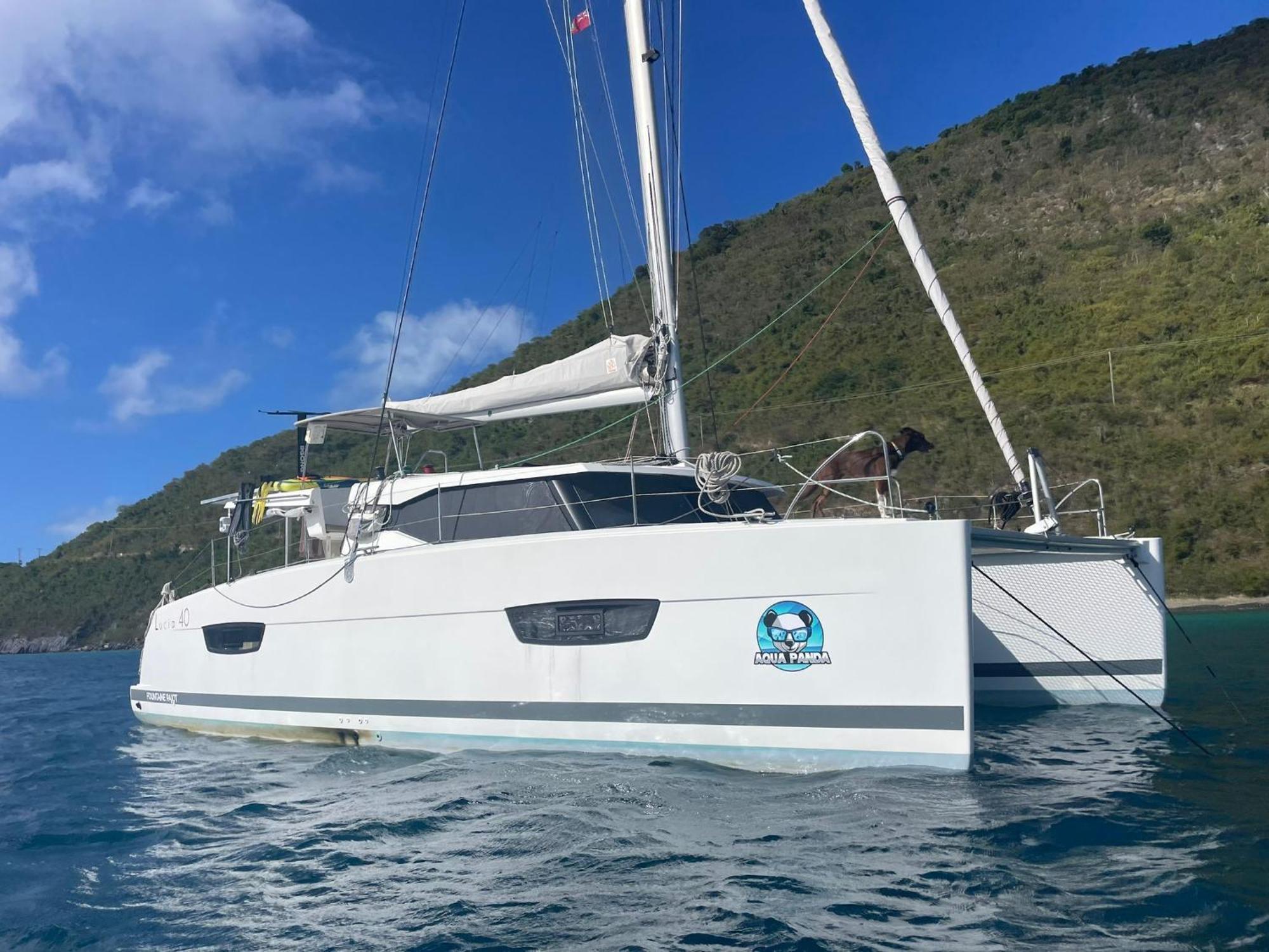 Aqua Panda Botel