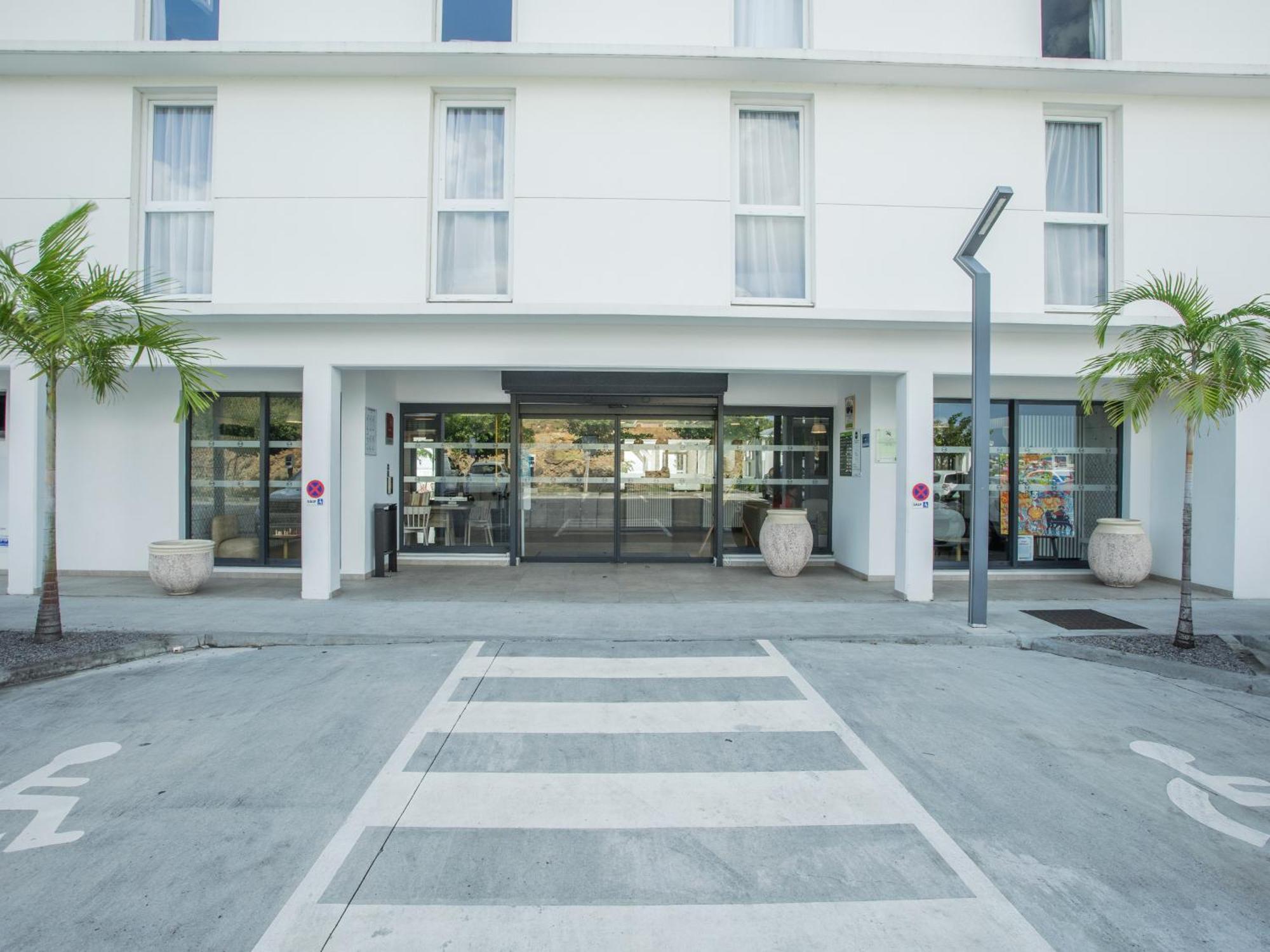 B&B Hotel Fort-De-France Hotel