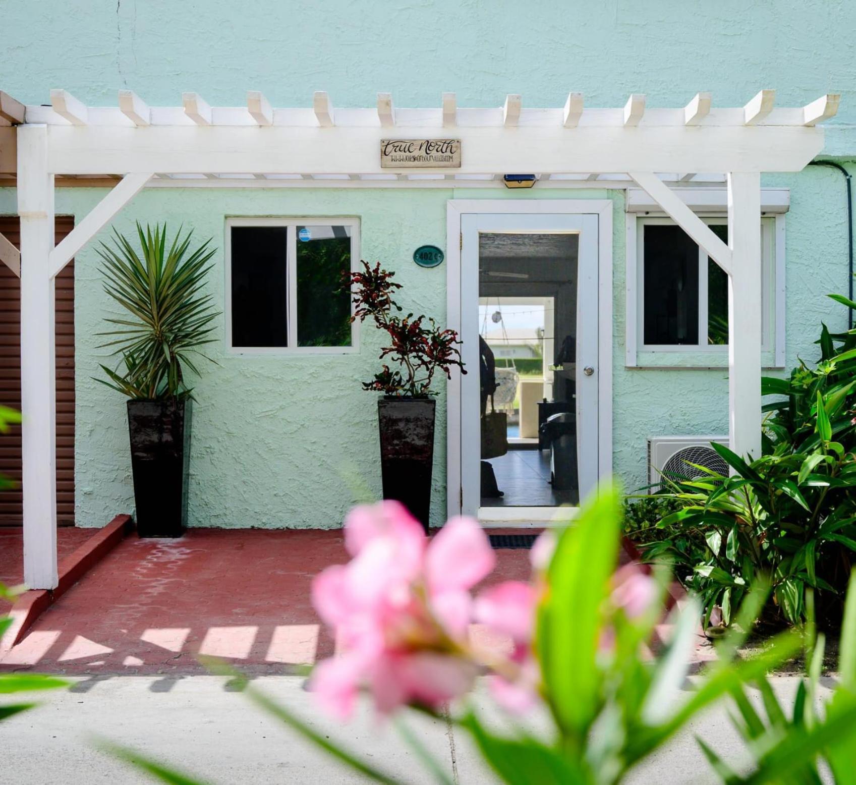 True North - Waterfront On Jolly Harbour *