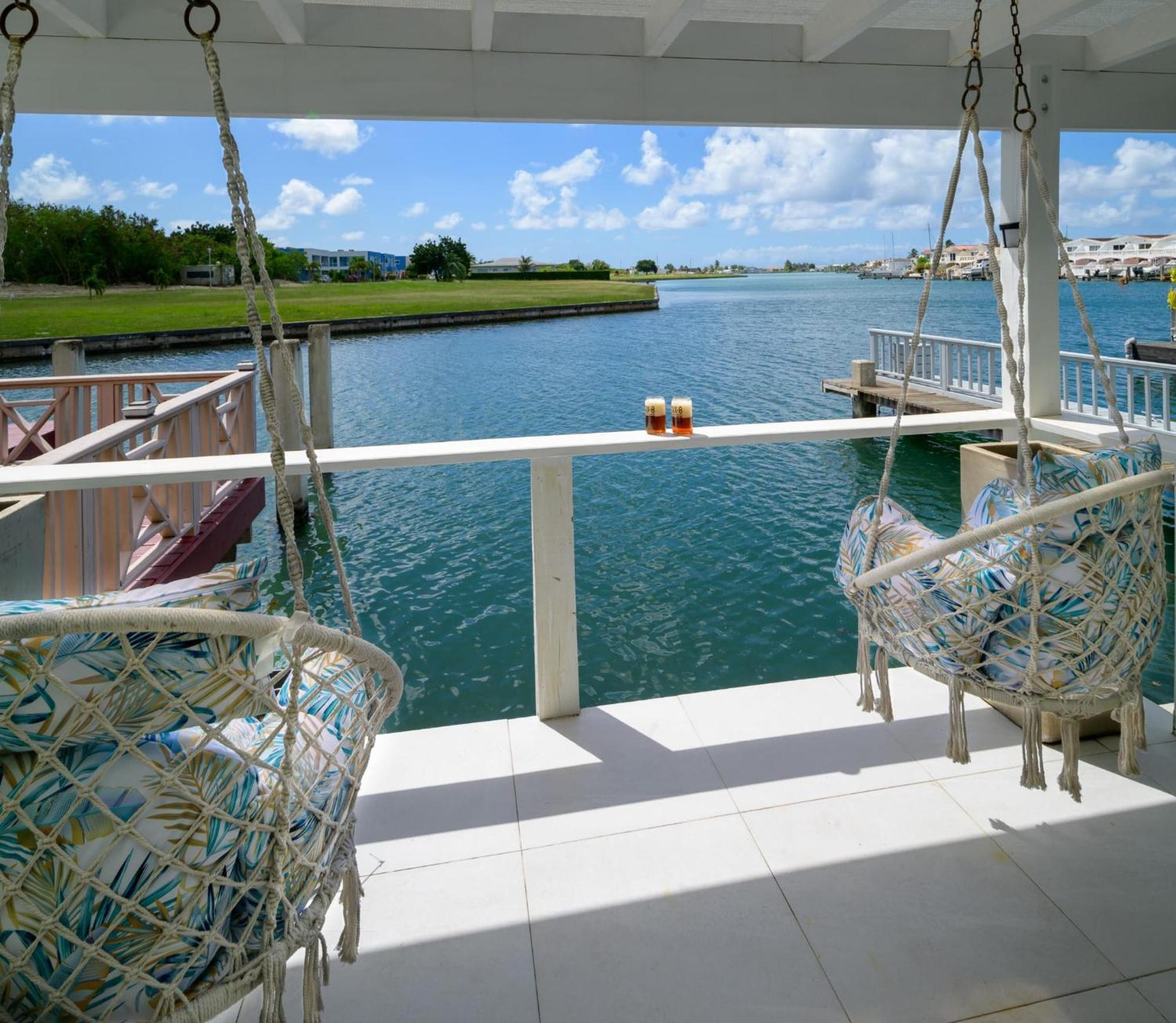 Villa True North - Waterfront On Jolly Harbour Bolands