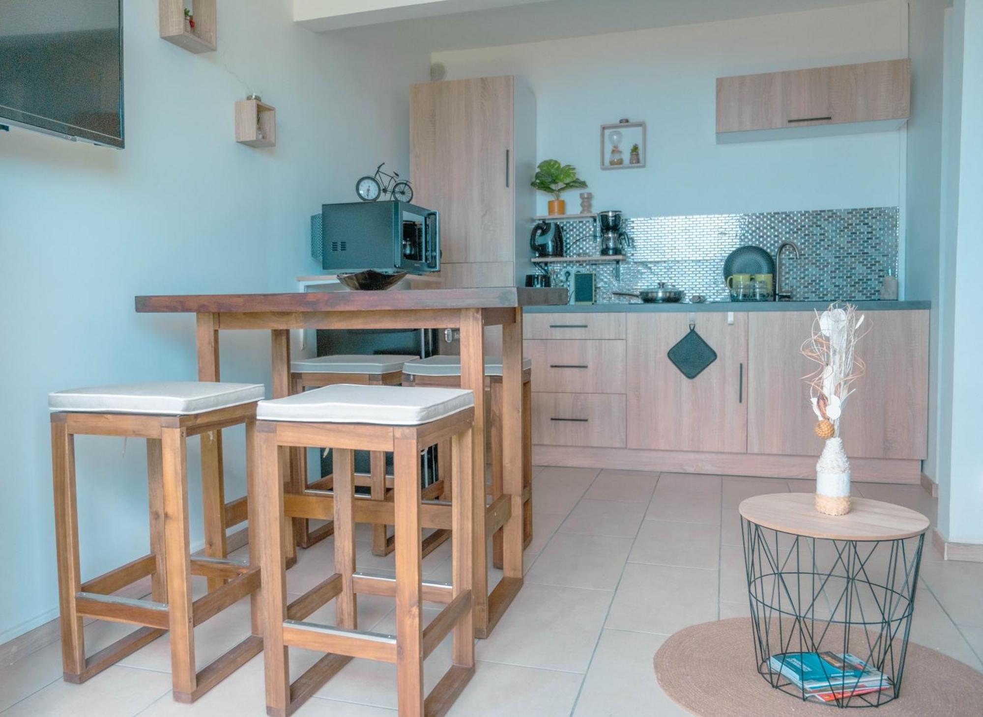 Poz Tropicale Apartment Schoelcher