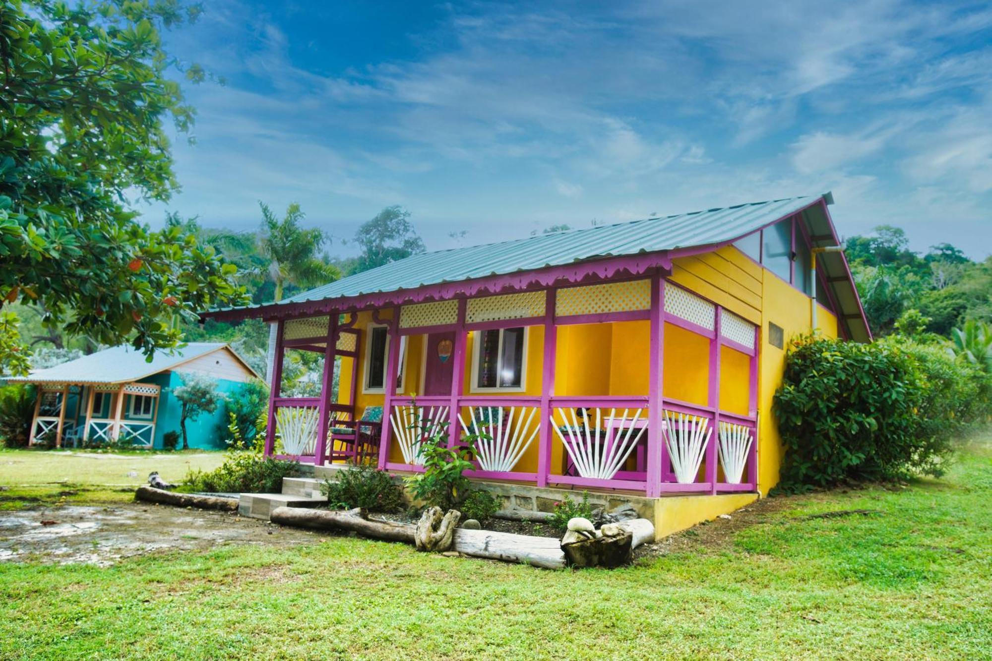 Inn Strawberry Fields Together 2*