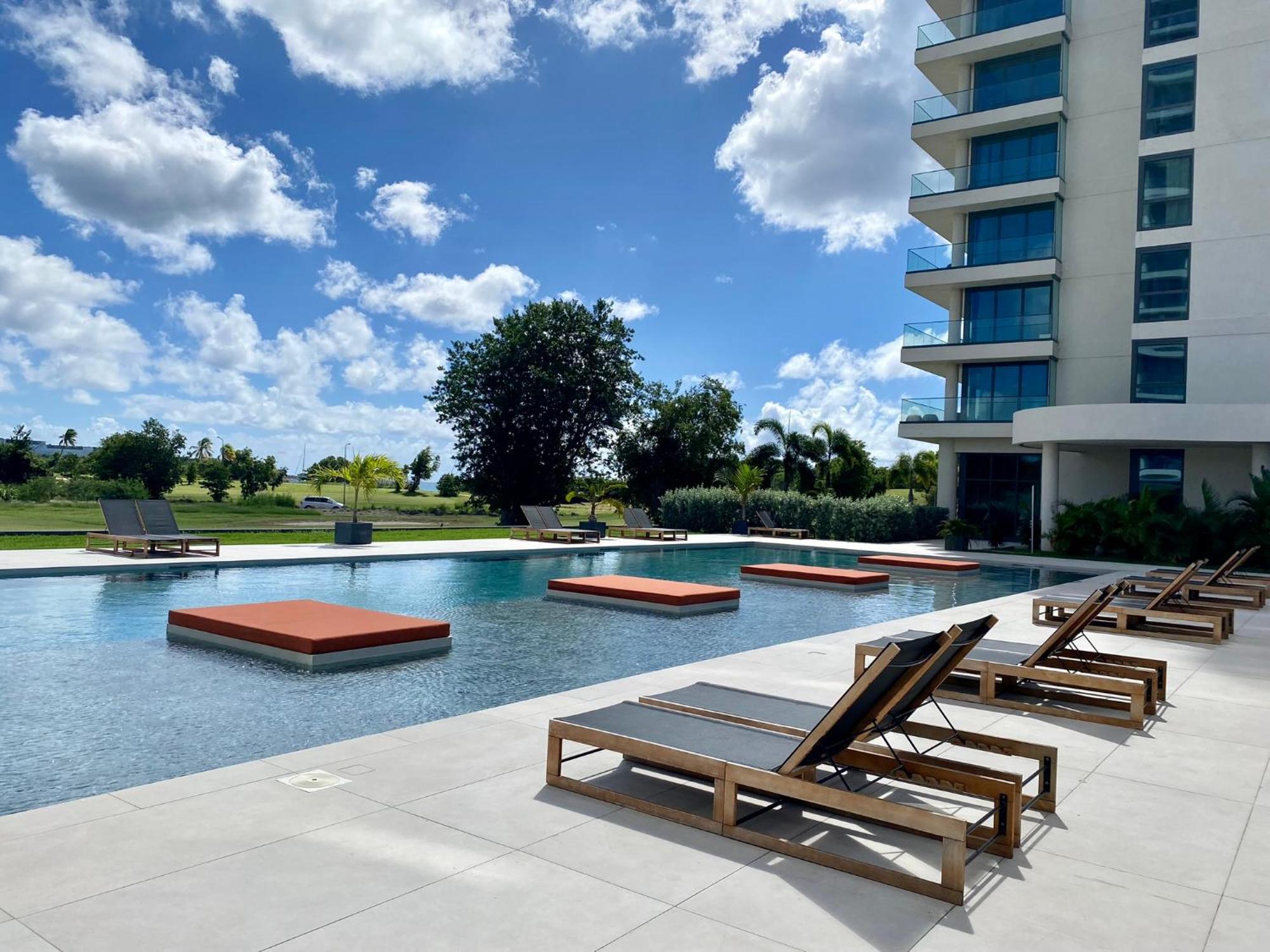 Apartment Gorgeous 2 Bedroom, 17th Floor, With Breathtaking View, Fourteen At Mullet Bay Cupecoy (Sint Maarten)